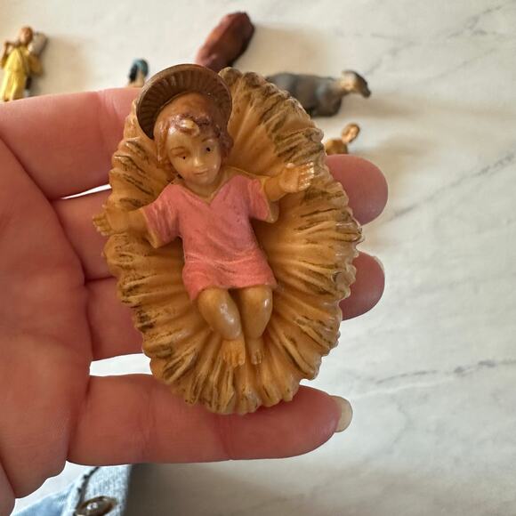 Vintage Nativity Set Joseph Mary Jesus Wise Men shepherd plastic Hong Kong 864 - Picture 9 of 10